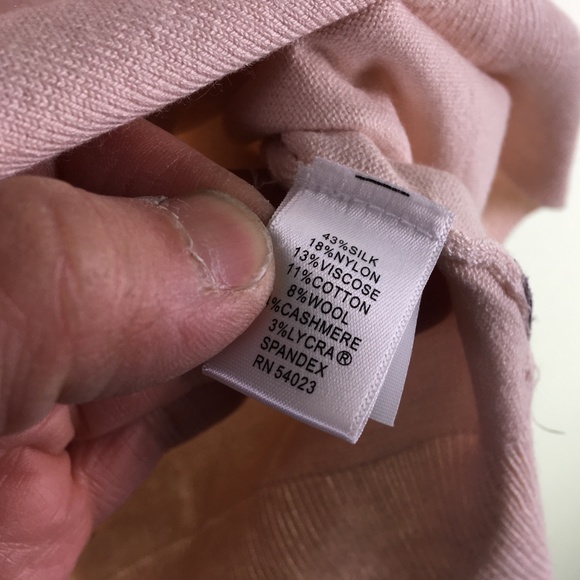 Banana Republic Pink V-Neck D9117162 - Picture 3 of 5